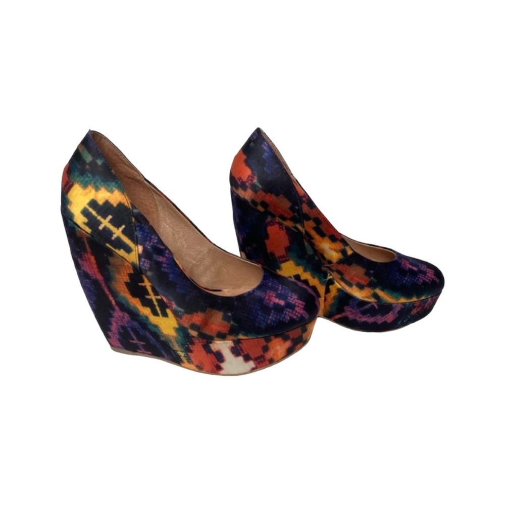 EUC. ALDO “Hellendoorn” Platform Wedge Heels Bright Aztec/lkat Print, Size 7.5